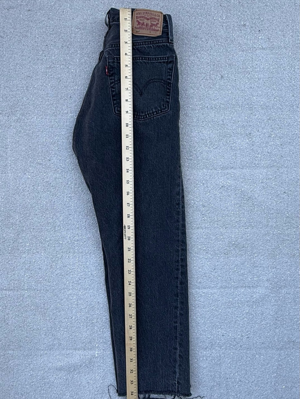 Levi's Women's Black Wide-Leg Raw Hem Jeans - Picture 9 of 9